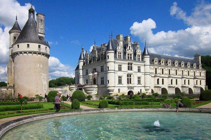 Day Tour of Chateaux of Chenonceau & Chambord from Tours/Amboise
