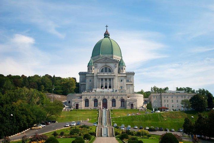 Montreal City Sightseeing Tour with Live Commentary