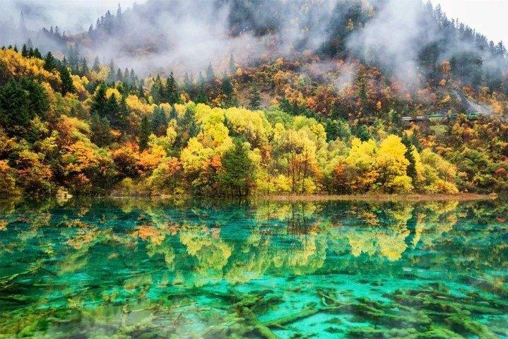 Private 3-Day Jiuzhaigou & Huanglong Tour by Train from Chongqing