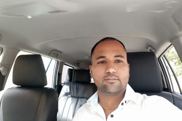 Udaipur Airport to Hotel One-Way Private Transfer in AC Vehicle