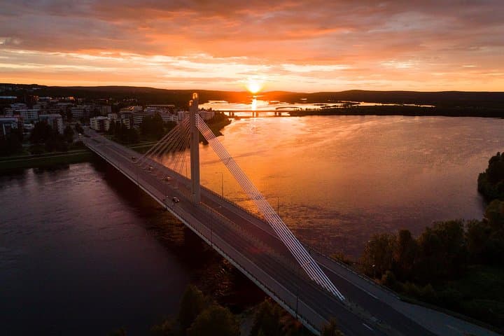 Midnight Sun Photography Tour with Lappish BBQ