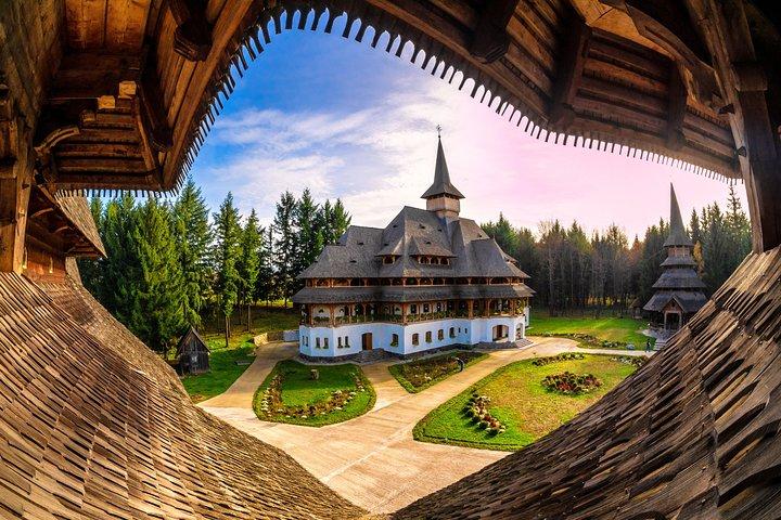 Magic Christmas tour in Maramures