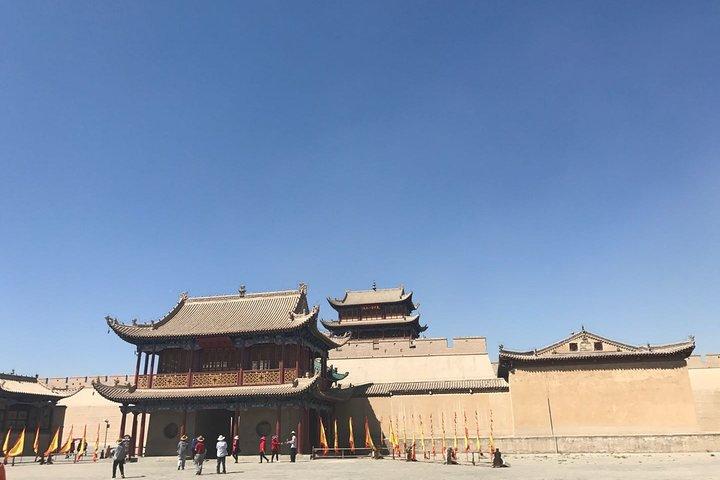 Private Day Tour to Jiayuguan from Dunhuang by Round-way Bullet Train