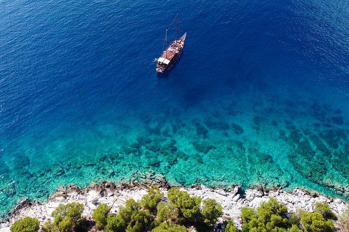 Athens Day Cruise: 3 Islands Tour in the Saronic Gulf with Lunch