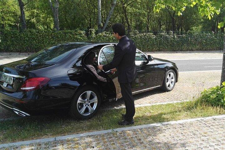 Private Transfer from Logroño Airport to San Sebastian city