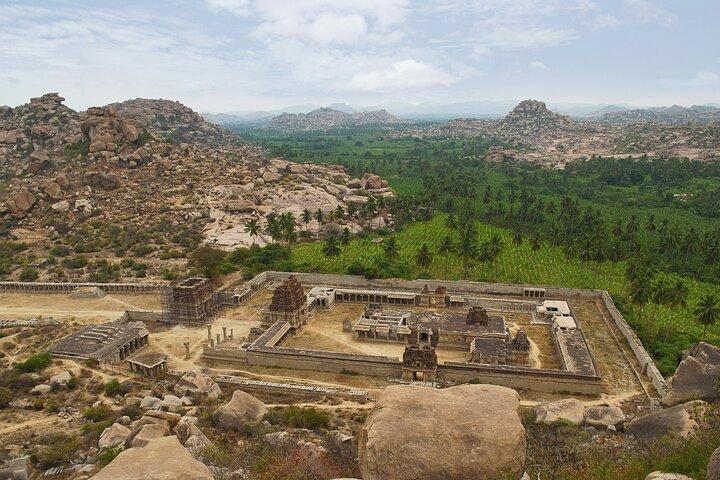 Heritage & Cultural Walk of Hampi (2 Hours Guided Walking Tour)