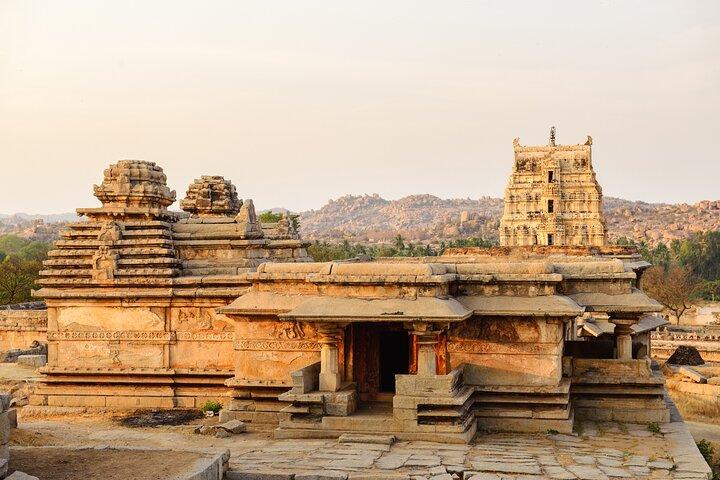 Alternate Walk along Tungabhadra with Coracle ride (2 Hours Guided Walking Tour)