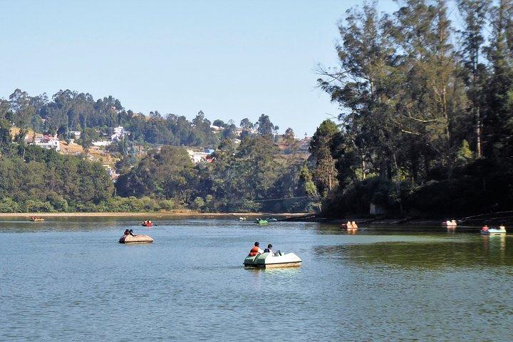 Touristic Highlights of Ooty (Guided Full Day City Sightseeing Tour by Car)