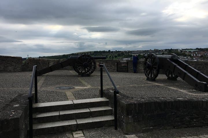 Derrie Danders: Highlights of the Walled City a Self-Guided Audio Tour