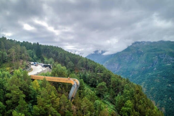 Flam: The Spectacular Stegastein Viewpoint Tour (Small Group)