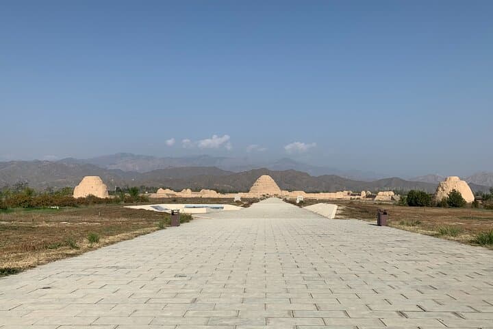 Private Day Tour in Yinchuan Including Lunch and Admission Tickets