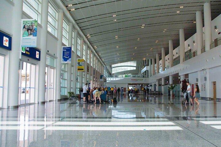 Round-Trip Transfer between Antigua Airport and Antigua Hotels