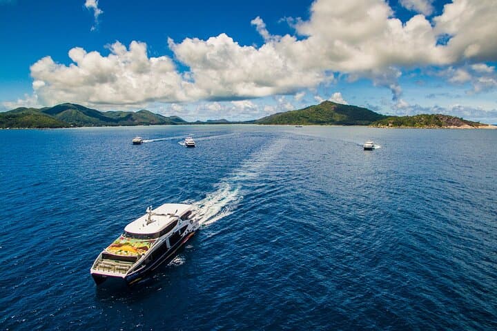 Cat Cocos: Mahe to La Digue Island Fast Ferry