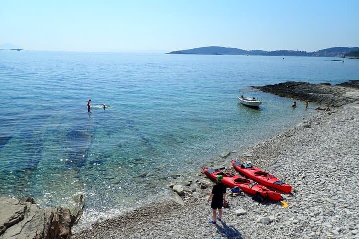 Bits of History - Half day kayak Tour with Wine delight