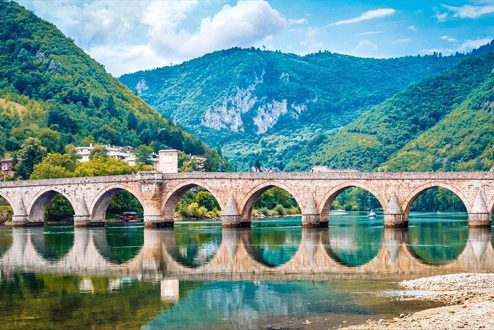 Sarajevo to Belgrade: Transfer With East Bosnia Tour