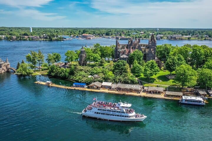 3 Hr 1000 Islands Cruise from Gananoque with view of Boldt Castle