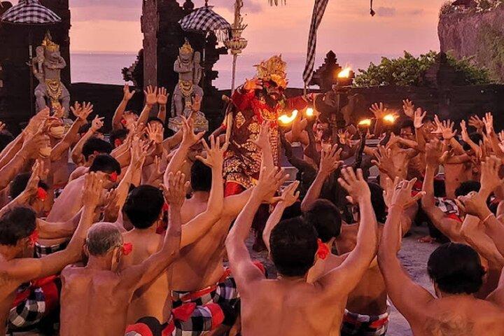 Discover Uluwatu Temple and Sunset Kecak Fire Dance Tour