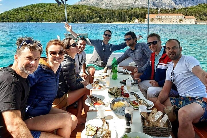 Fish & Fun – Swim, Grill & Chill Korčula Boat Tour