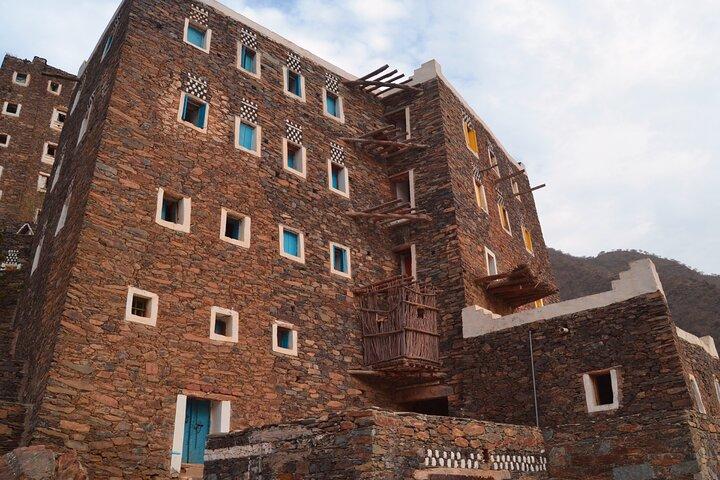 Historical & Heritage Tour in Abha- Rijal Almaa Village