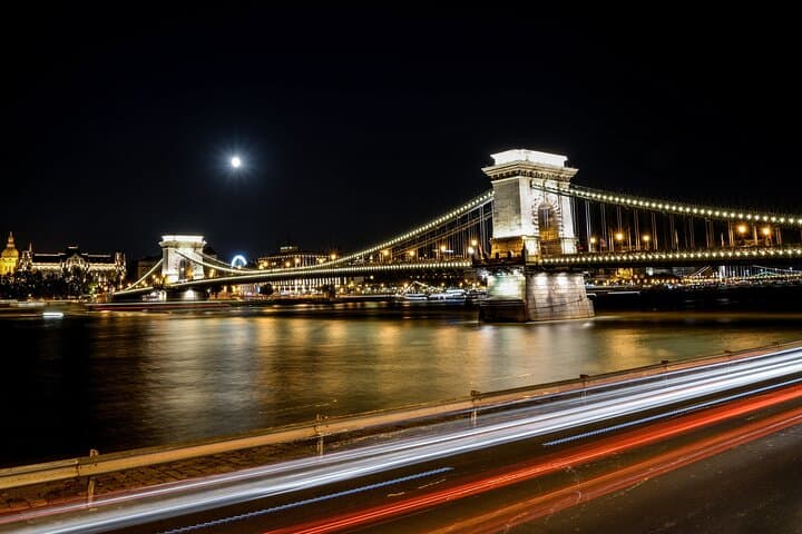 Private car or minivan transfer from Budapest to Vienna or back.