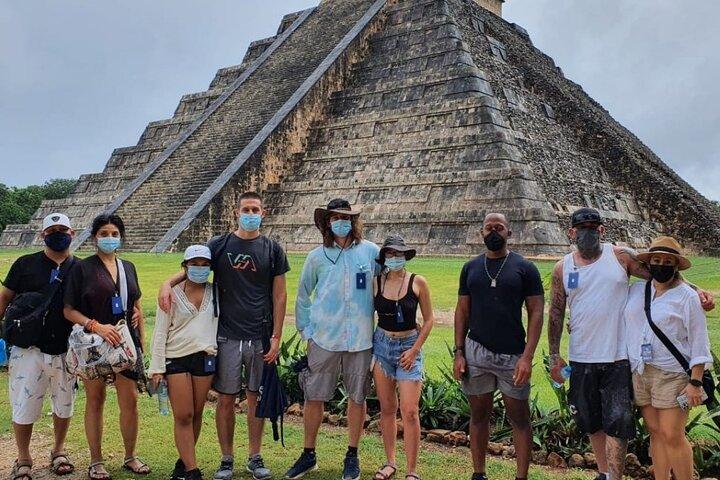 Chichen Itza Tour Plus with Cenote and Round Transportation