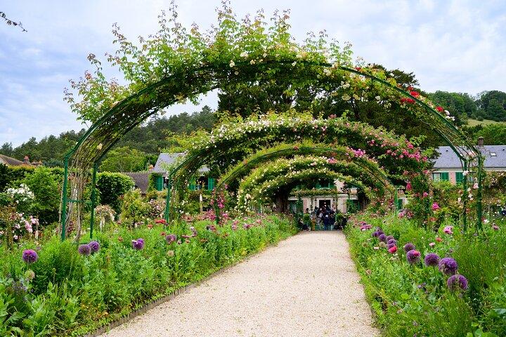 Monet’s House & Gardens Giverny Small Group Tour from Paris