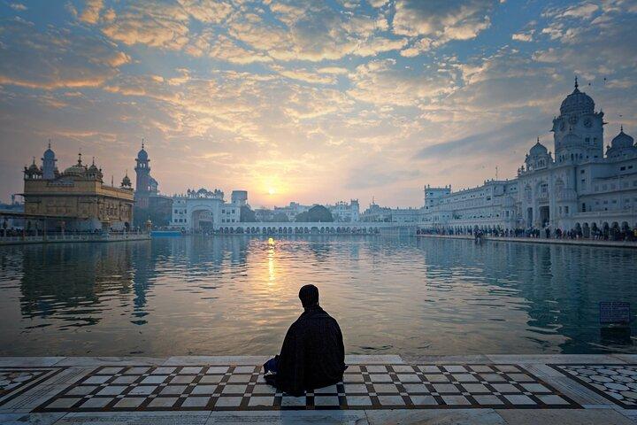 Amritsar Full Day Tour (Golden Temple with Wagah Border)