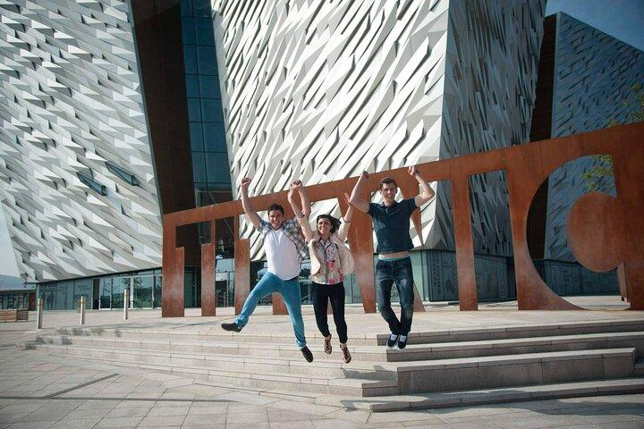 Giant’s Causeway and Titanic Experience from Belfast Port