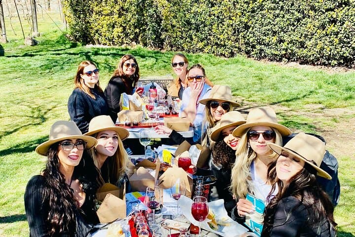 Arizona Winery Tours All-Inclusive Tour with Lunch & Tastings
