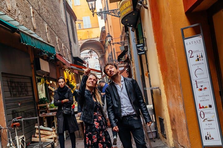 Highlights & Hidden Gems With Locals: Best of Bologna Private Tour