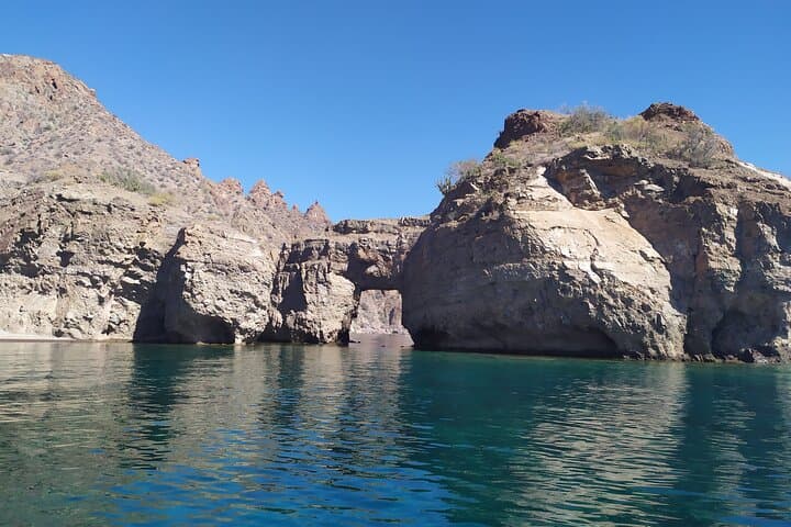 Danzante & Carmen Islands Private Adventure from Villa del Palmar