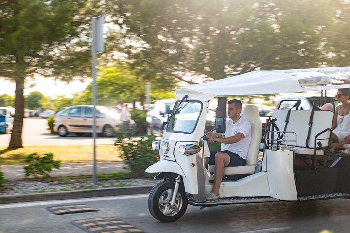 Zadar: City and Wine Tour in Zadar with Eco Tuk Tuk