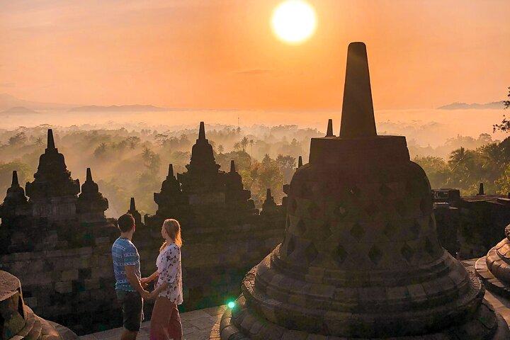 Yogyakarta: Borobudur Climb Up and Prambanan Temple Private Tour