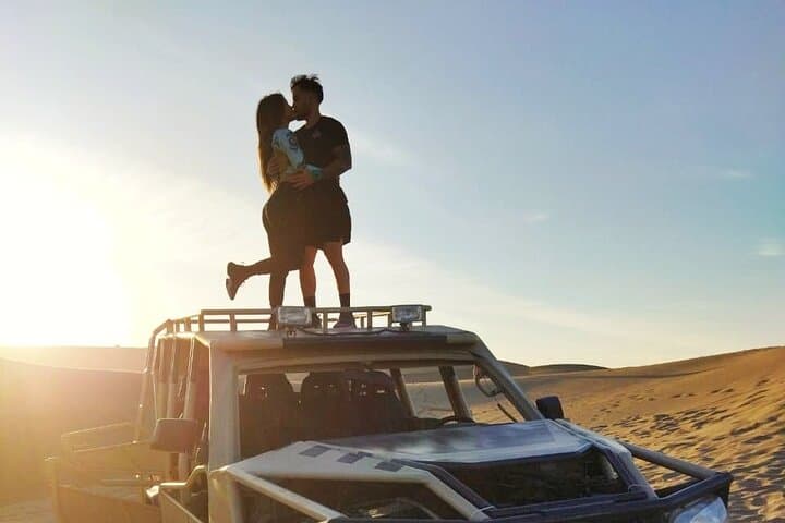 Buggy & Sandboarding in Huacachina