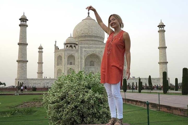 Private Trip to Taj Mahal from Delhi with Skip The Line Tickets