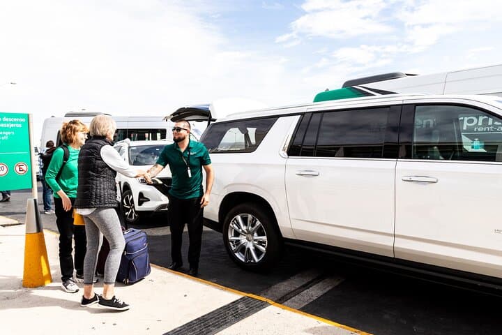 Private SUV RoundTrip from Airport to Hotels in San Jose del Cabo