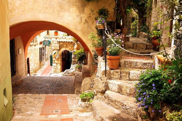 Eze, Monaco, & Monte-Carlo Half-Day Trip Private tour