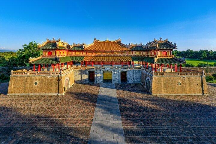 Hue Imperial City Walking Tour: Citadel & Forbidden City