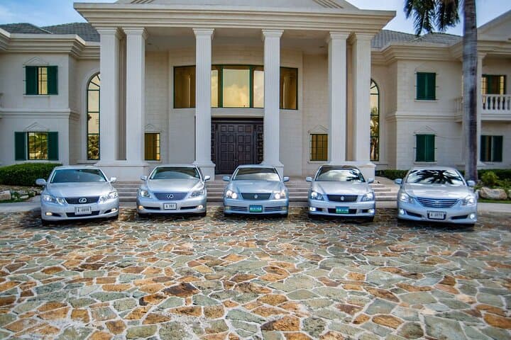 Antigua - VIP Fast Track On Arrival ONLY And Round Trip Transfer