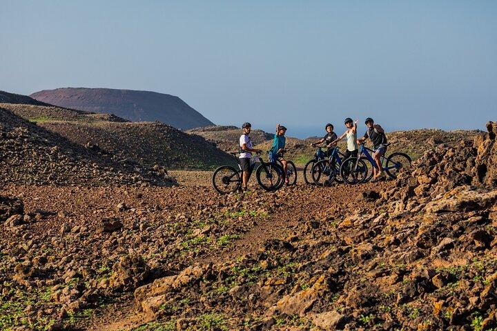 Corralejo: self guided Ebike tour to Popcorn beach and volcanoes