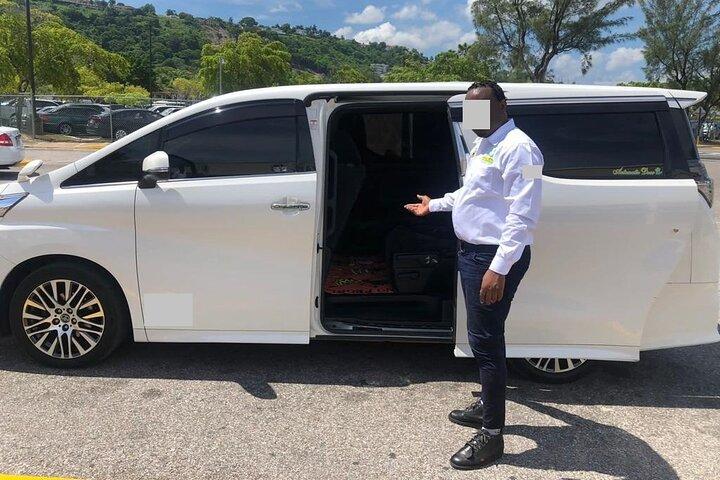 Bahamas Airport (GGT) to Island Hotels Roundtrip Private Transfer