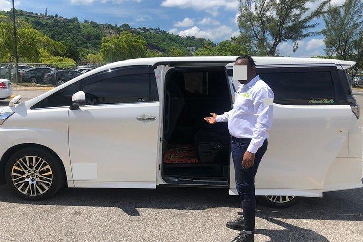 Bridgetown Airport (BGI) to Bridgetown - Round-Trip Transfer