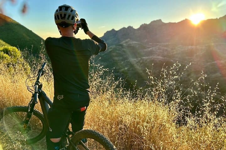 Hidden Waterfall E-Mountain Bike and Hike in Malibu: Beginner