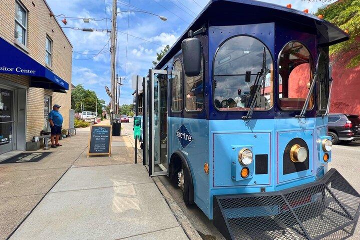 Franklin Hop-On Hop-Off Sightseeing Tour with Live Narration