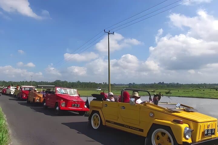 Uluwatu VW Safari Bali Tour - Volkswagen Classic Car Trip