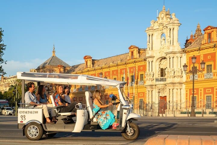 Tour Welcome to Seville in Eco Tuk Tuk Private with Local Guide