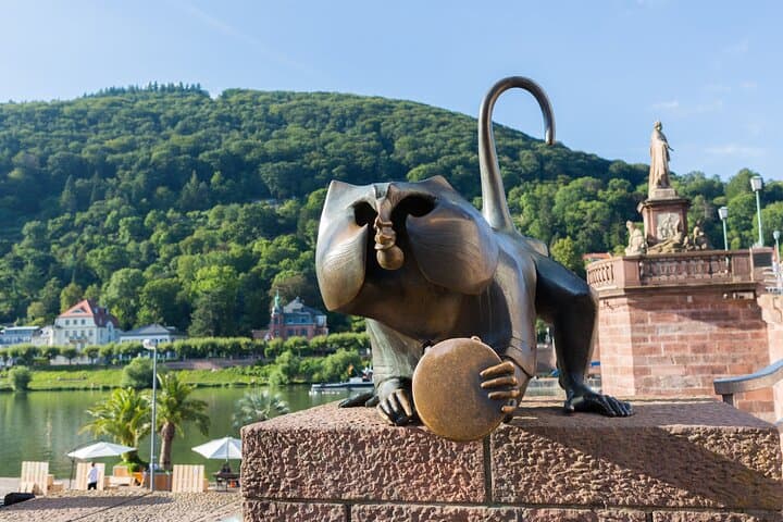 Heidelberg Old Town: Romantic Exploration Game and Tour