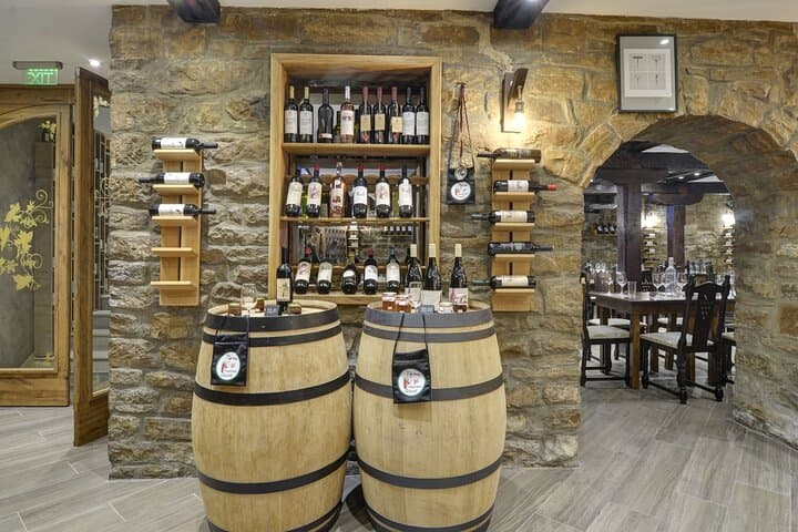 5 Local Limited Wines + Special Selection of Appetizers