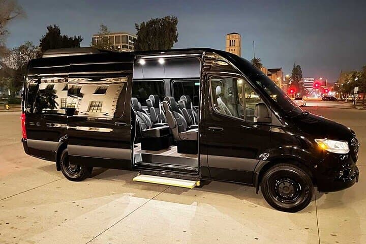 Private Transfer Bariloche Airport to Bariloche or Villa La Angostura by minibus