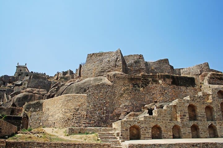 Golconda Fort & Qutub Shahi Tombs Guided Excursion by Car